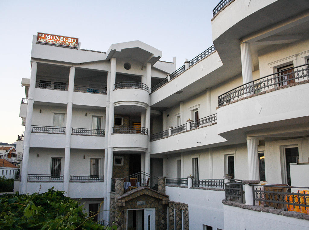 Apartments Vila Monegro บาร์ ภายนอก รูปภาพ