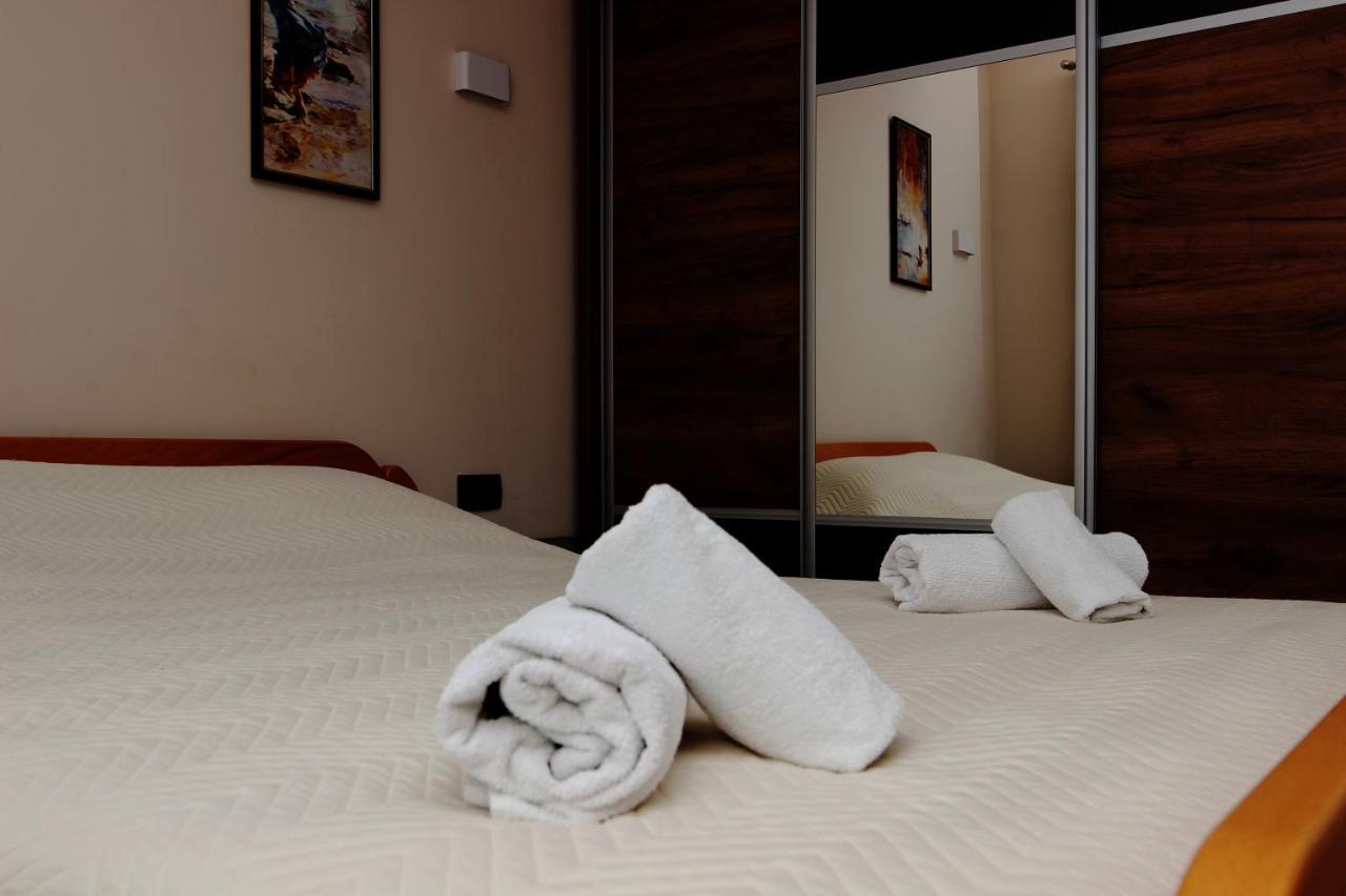 Apartments Vila Monegro บาร์ ภายนอก รูปภาพ